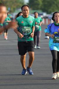 BIB: 367
                            <button type="button" onclick="openModal(5172851)" class="btn btn-primary btn-sm float-right btn-popup" data-toggle="modal" data-target=".modal-high-quality">
                        <i class="fas fa-shopping-cart"></i> Add to Cart
                    </button>
                                            <button type="button" onclick="isThisMe(5172851, true)" class="btn btn-success btn-sm float-right btn-popup btn-isme hidden" data-toggle="tooltip" data-placement="bottom" title="นี่คือรูปของคุณใช่ไหม คลิกที่นี่เพื่อเอาเข้าอัลบั้ม">
                        <i class="fas fa-plus"></i> Add to album
                    </button>
                    <button type="button" onclick="isThisMe(5172851, false)" class="btn btn-warning btn-sm float-right btn-popup btn-isnotme hidden">
                        <i class="fas fa-ban"></i> Remove from album
                    </button>